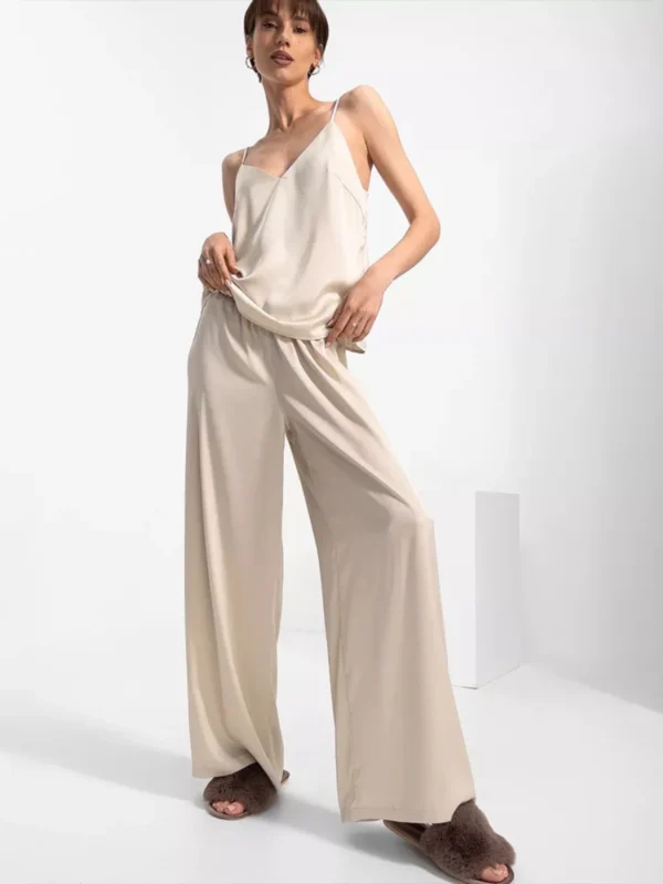 Ensemble pyjama pantalon , chemise de nuit en fibre, chic et confortable - 200725/2006 – Image 4