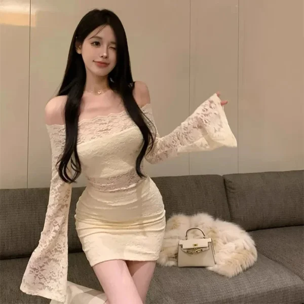 Robe épaule manches évasées dentelle, coupe et taille cintrée - 300725/2307 – Image 2