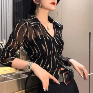 Chemisier transparent à manches longues, boutonnée sexy, haut à rayures - 060825/1816