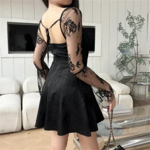 Alternative view of Robe transparente élégante en dentelle évasée à manches longues - 030825/2017