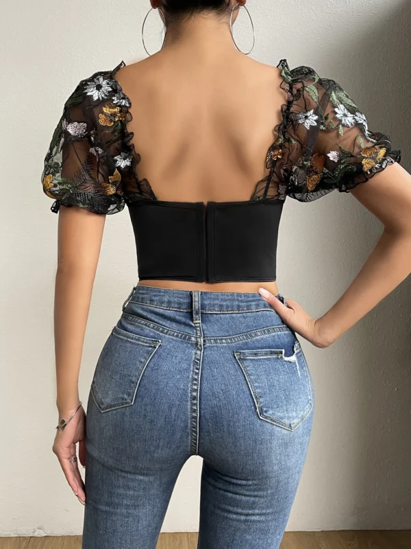 Bustier en maille brodée,  manches bulles, coupe couvertes, col en V, dos nu - 030825/1901 – Image 6